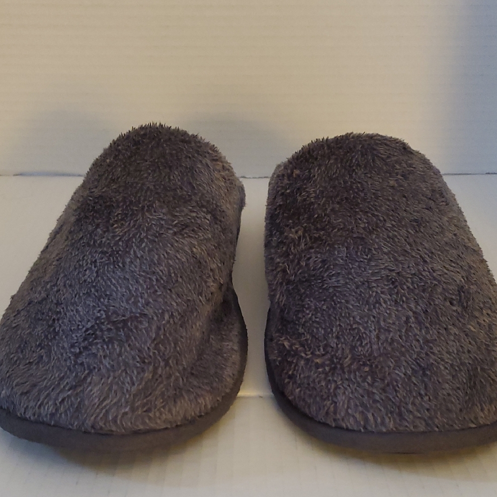 Geoffrey Beene Gray Faux Fur Slipper House Shoes M(8-9)